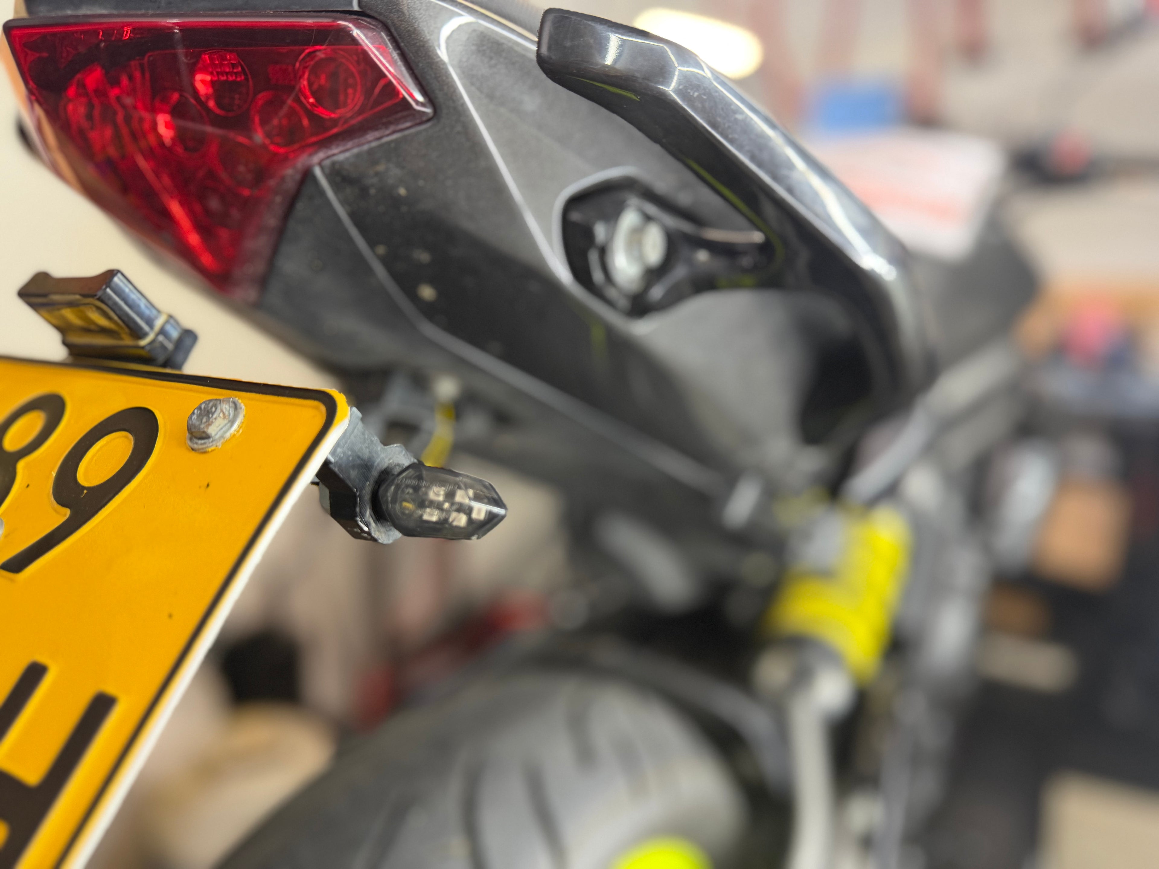 Universeel 12V LED Achterlicht met Remlicht en Knipperlichten – Motor / Scooter / ATV