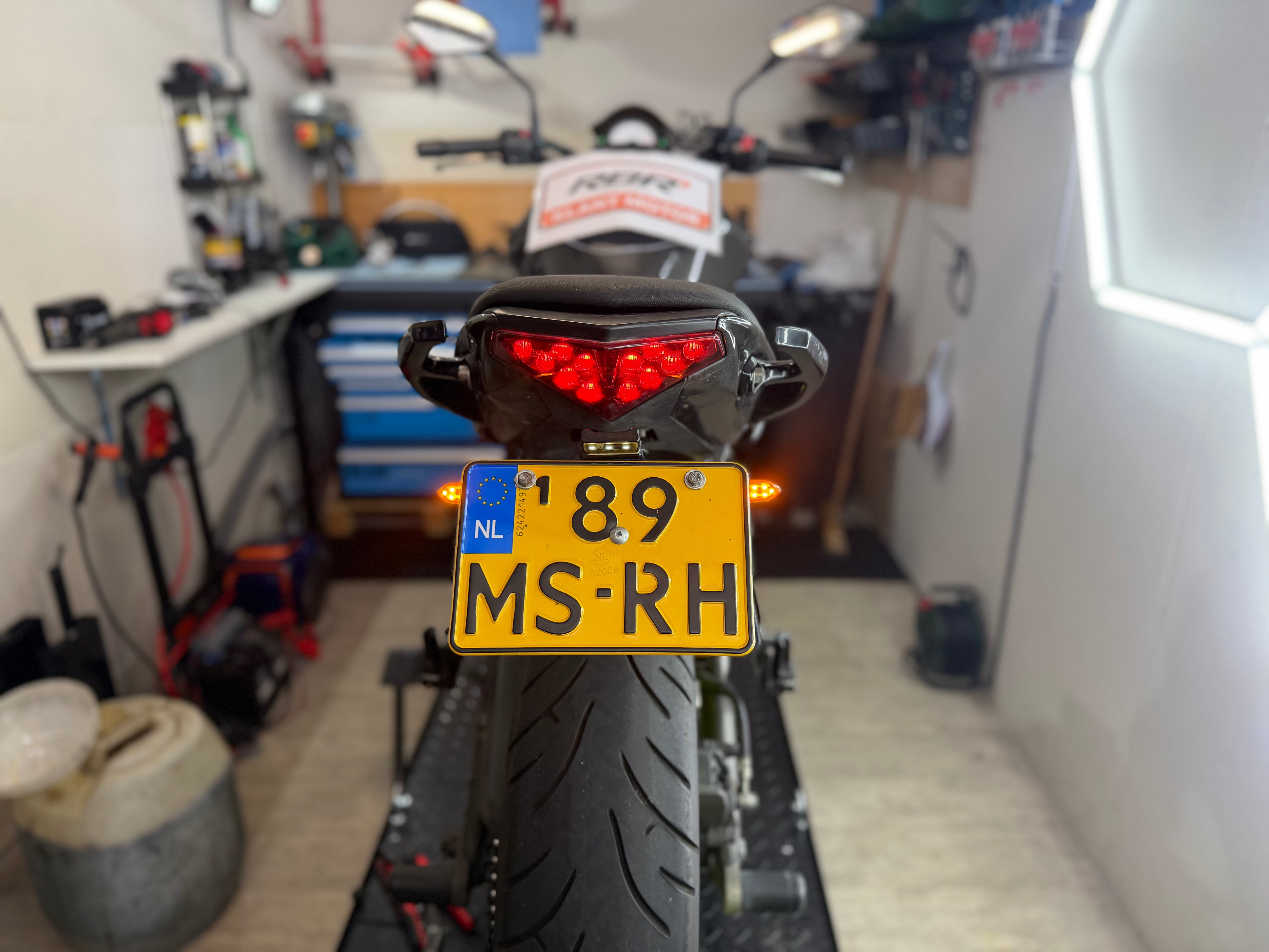 Universeel 12V LED Achterlicht met Remlicht en Knipperlichten – Motor / Scooter / ATV