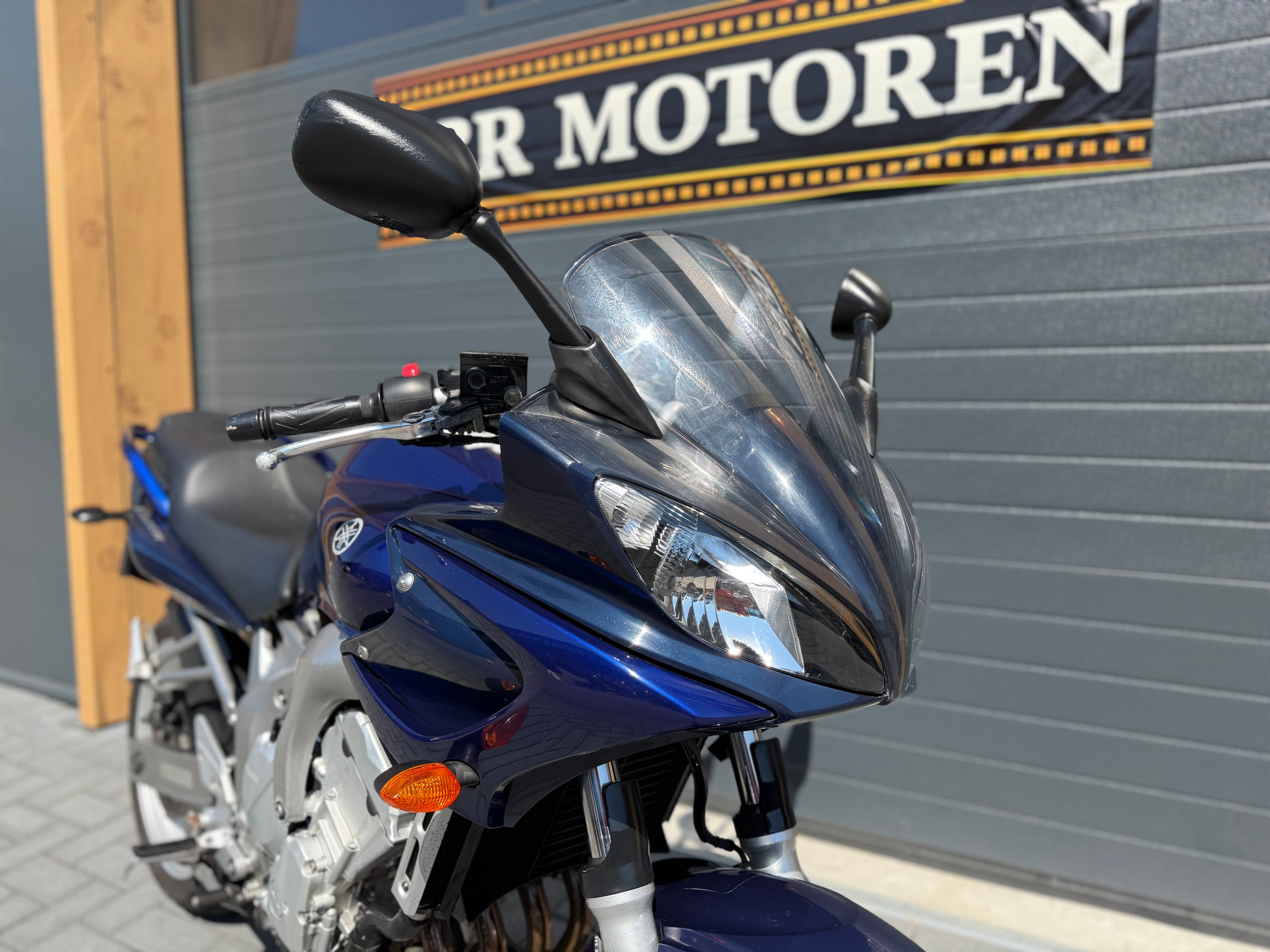 Titel Yamaha FZ6 Fazer 600 | 2006 | 24.207 km | Garantie