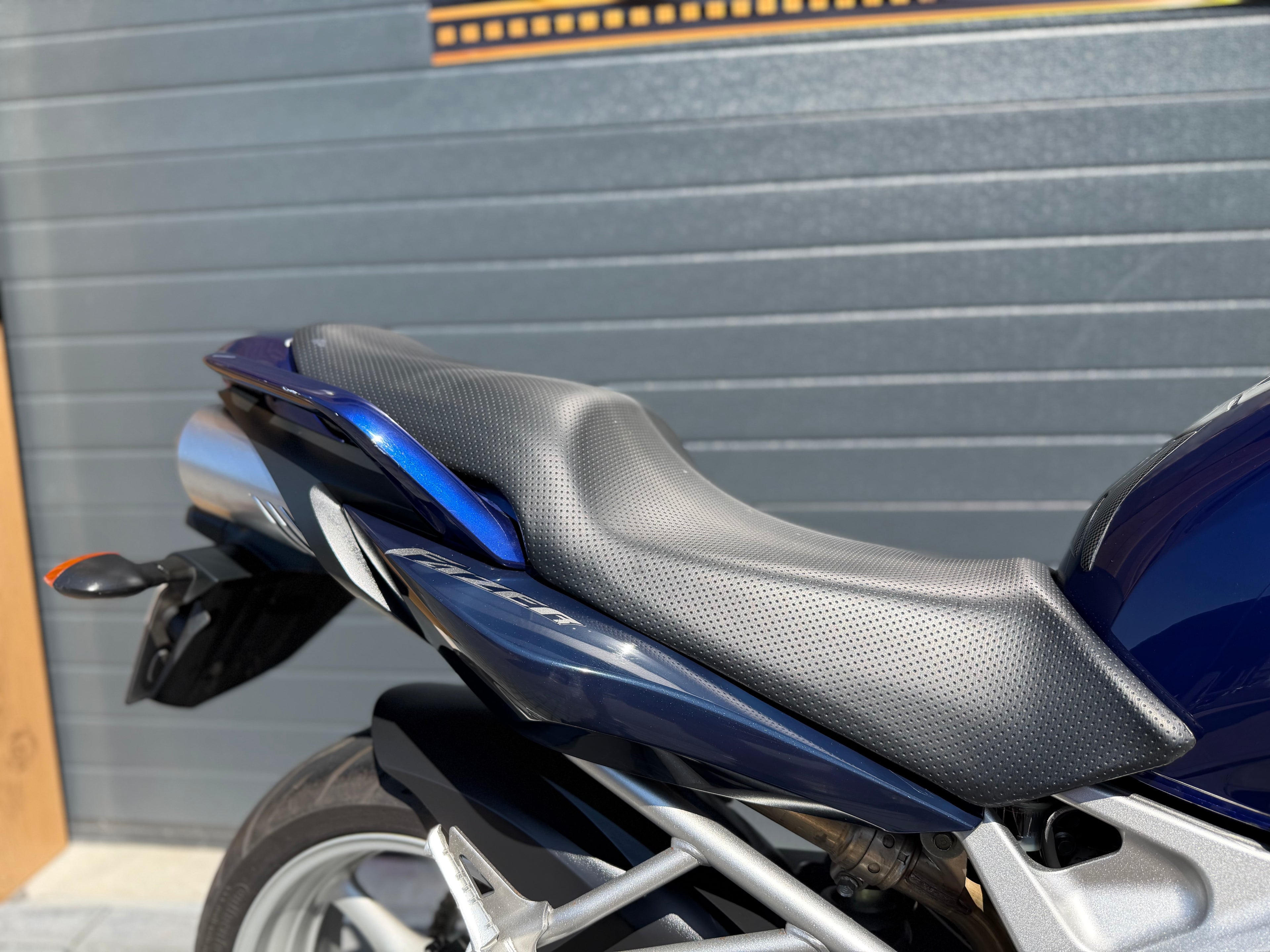 Titel Yamaha FZ6 Fazer 600 | 2006 | 24.207 km | Garantie