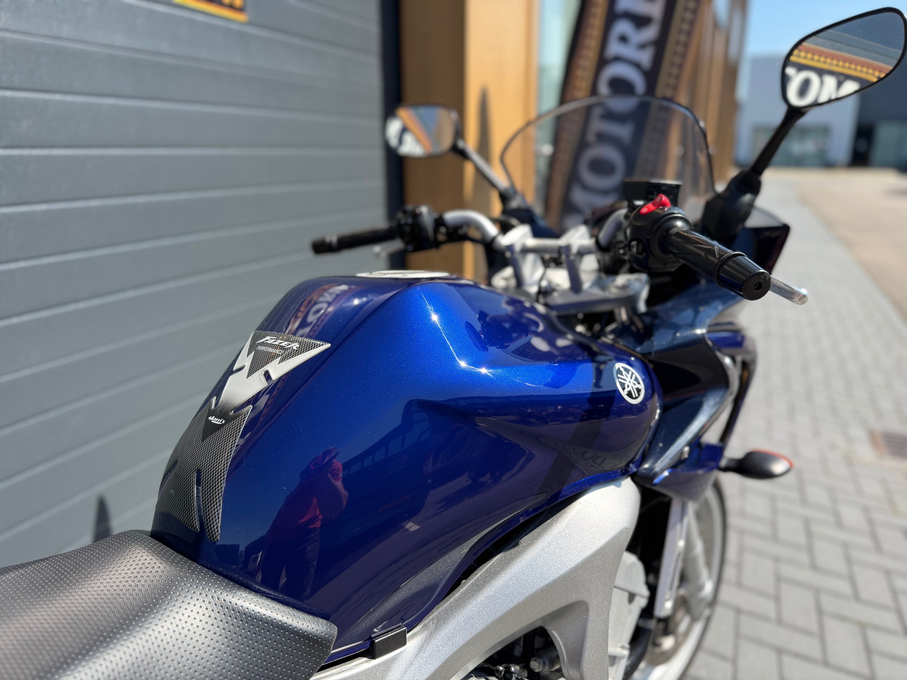 Titel Yamaha FZ6 Fazer 600 | 2006 | 24.207 km | Garantie
