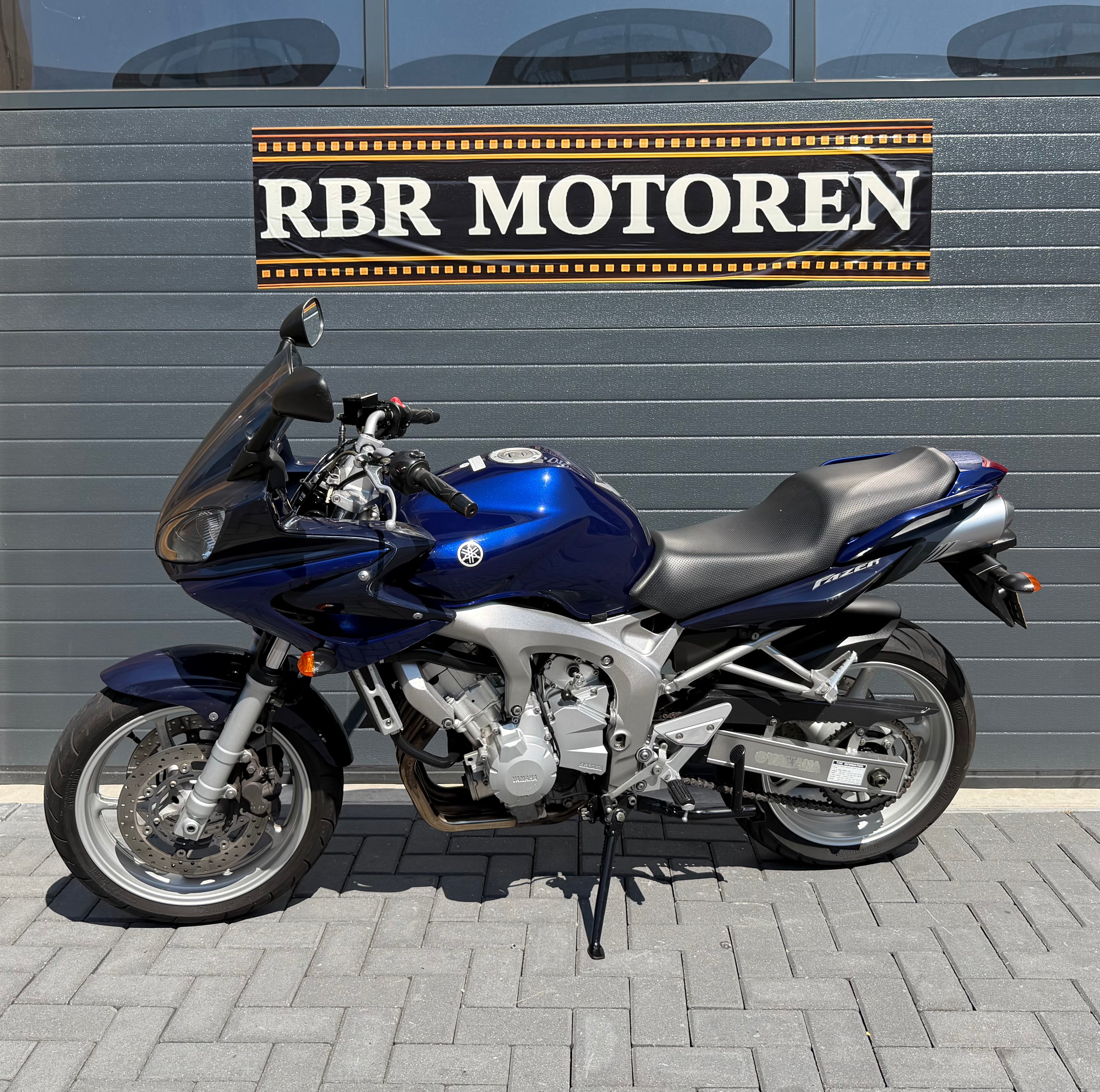 Titel Yamaha FZ6 Fazer 600 | 2006 | 24.207 km | Garantie