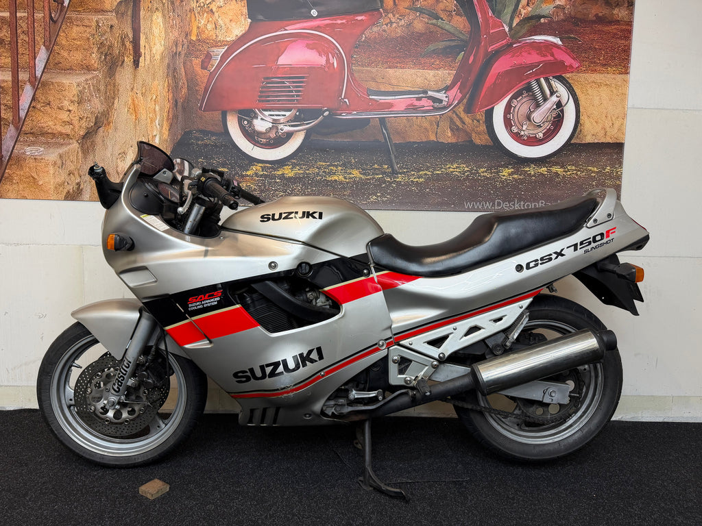 Suzuki GSX-F 750 1989 | Opknapper | Loopt & Rijdt