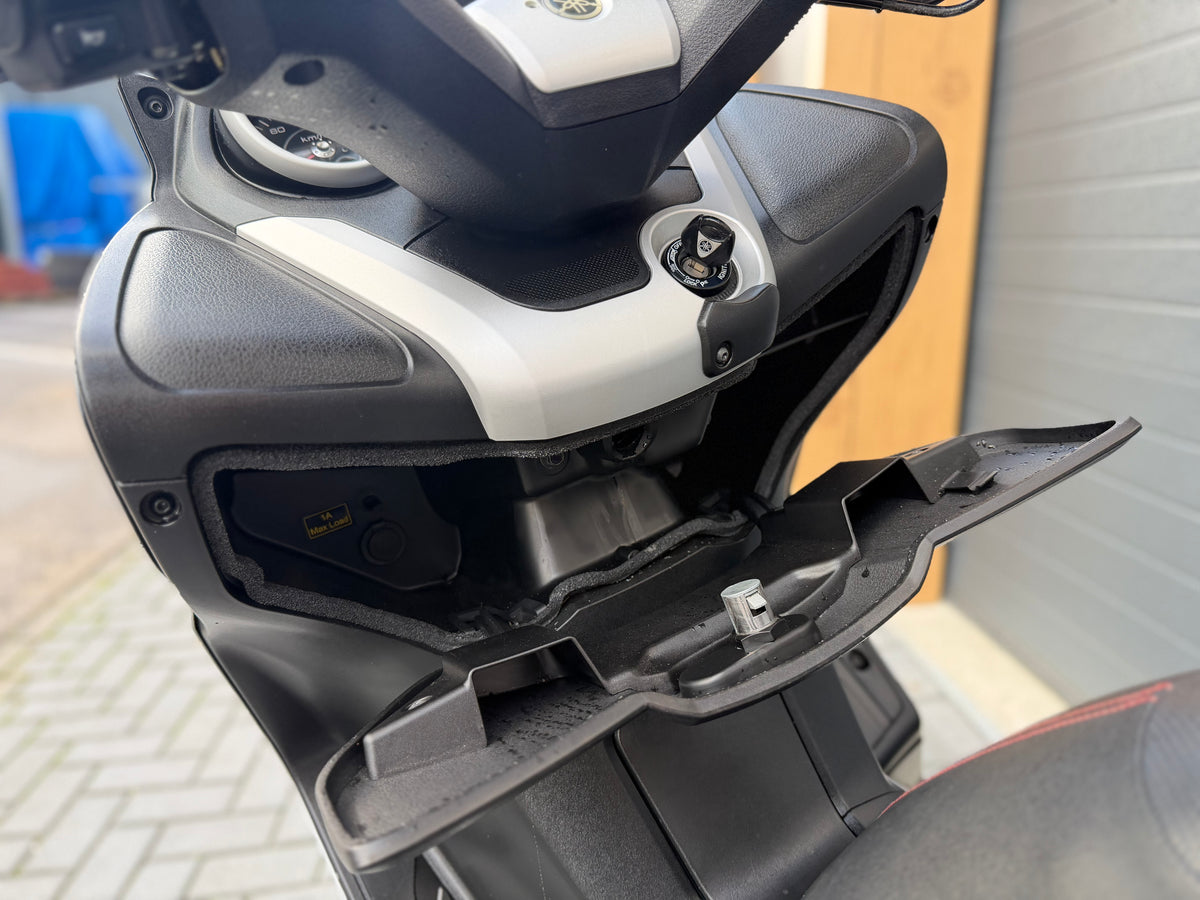 Yamaha XMAX 250 | 2012 | Zeer nette staat | Garantie